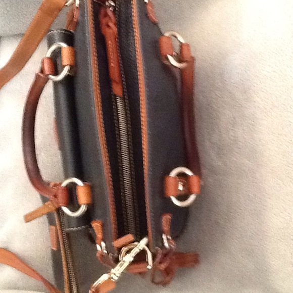 Final price authentic Dooney&Bourke Handbag - Picture 4 of 9